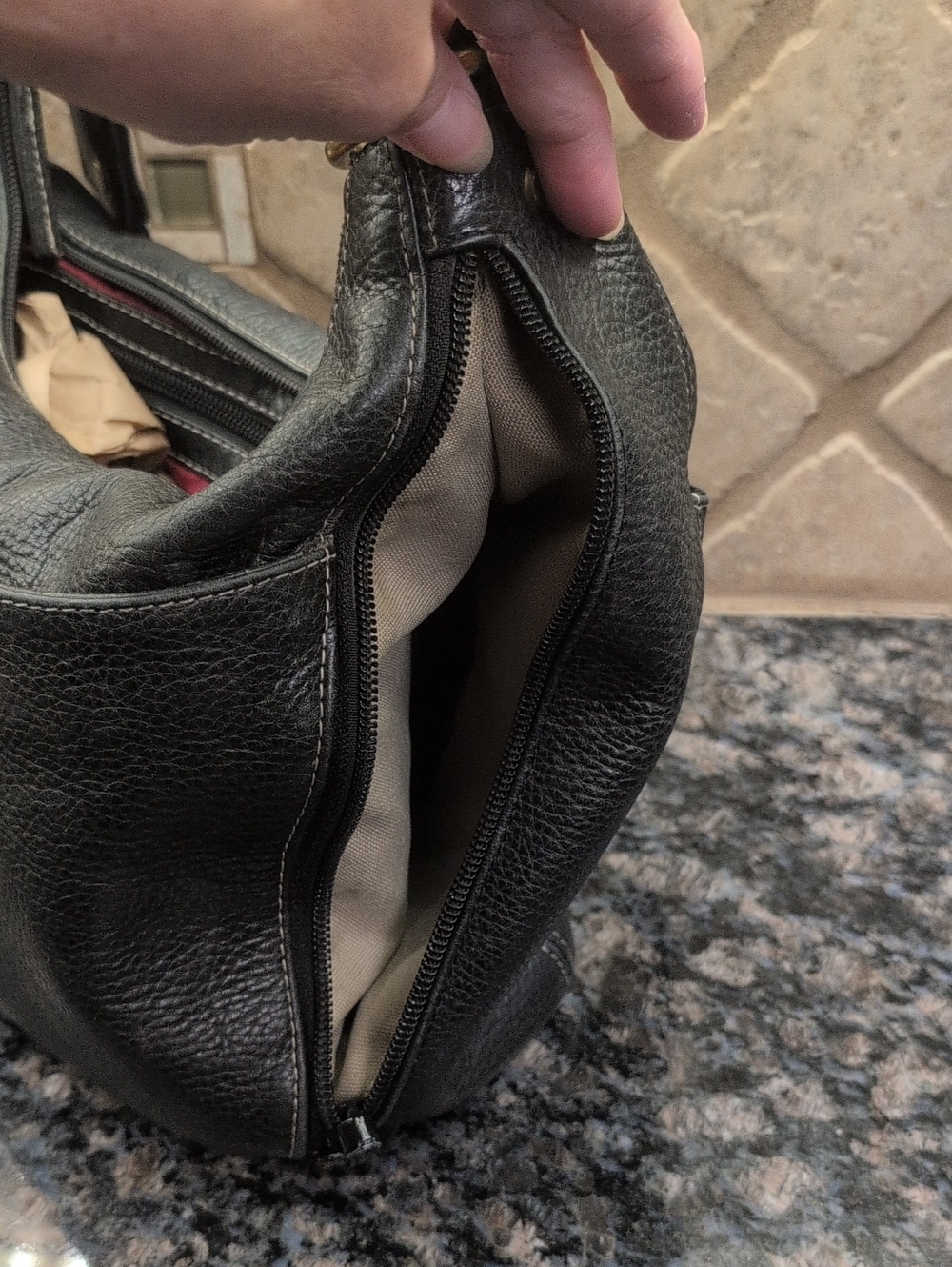 Coronado Genuine Leather Concealed Carry Shoulder Bag - Picture 5 of 16